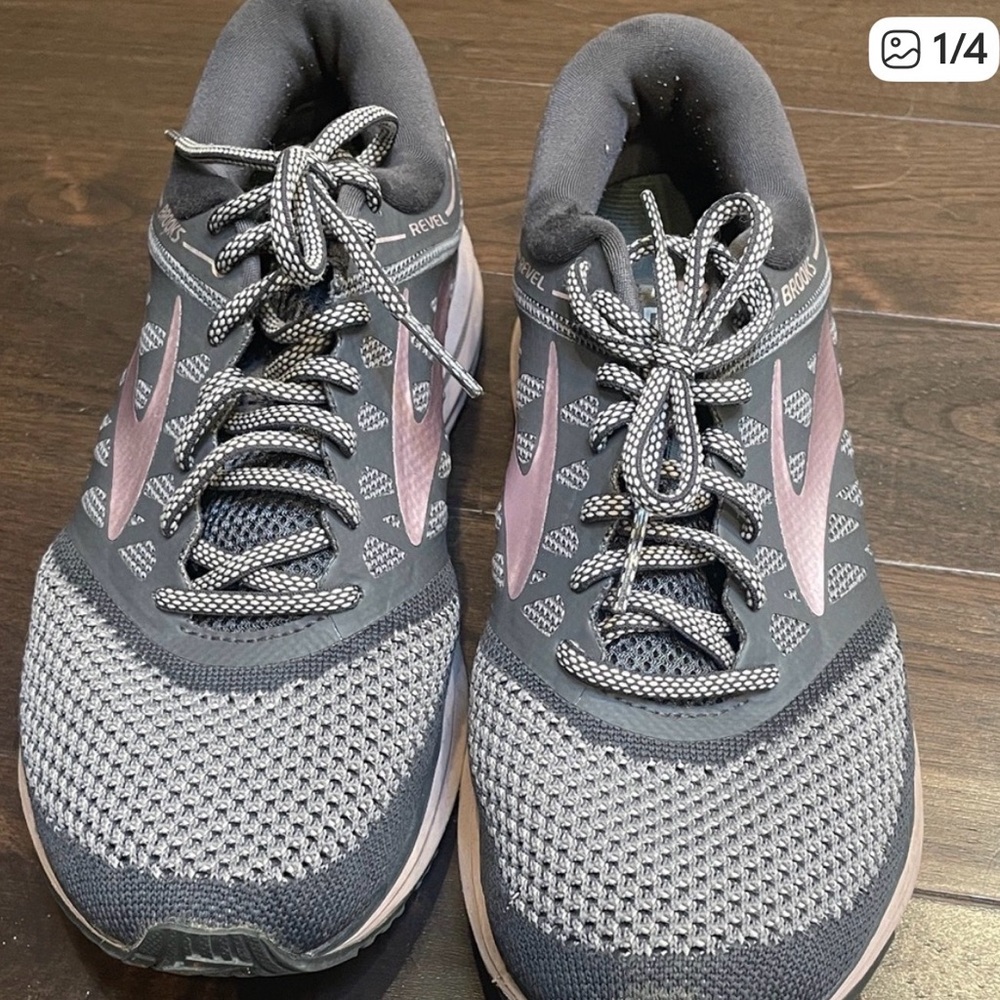 Brooks Women's Athletic Shoes - Charcoal and Blush